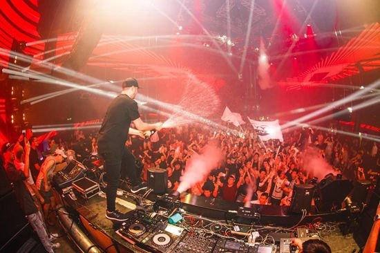 有一首舞曲 duo lai lai ao a duo lai lai o 求歌名！