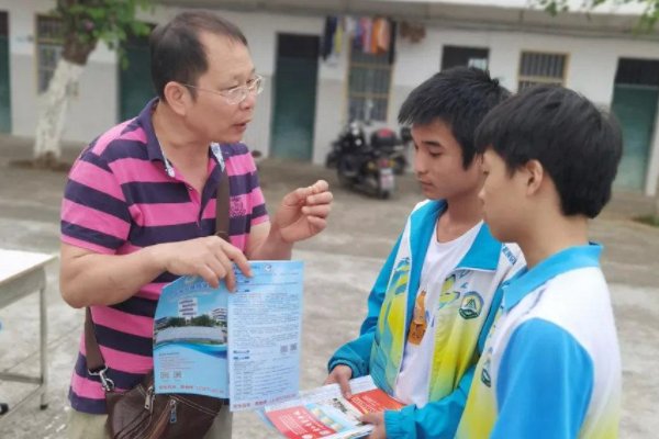 哈尔滨一00后学生骗老师百万，如何预防熟人诈骗？