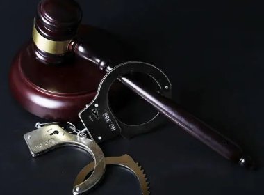 无锡警方:多人殴打防疫工作人员,2人被刑拘,是否该严惩施暴者?