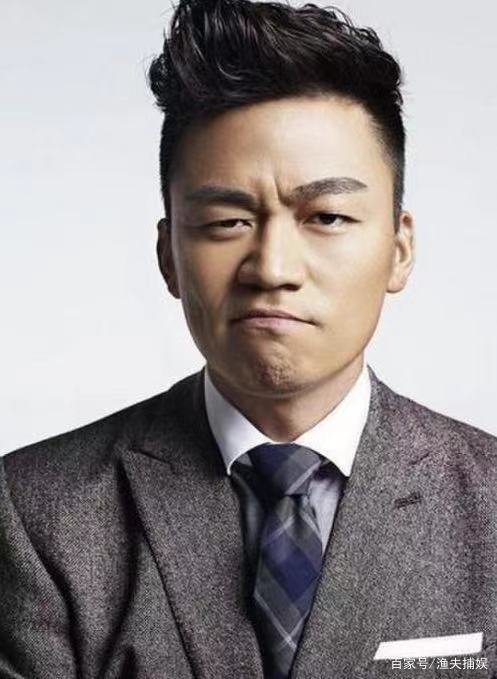 在节目中,王宝强给马蓉打电话,马蓉上气不接下气的说:我在忙呢!啥情况?