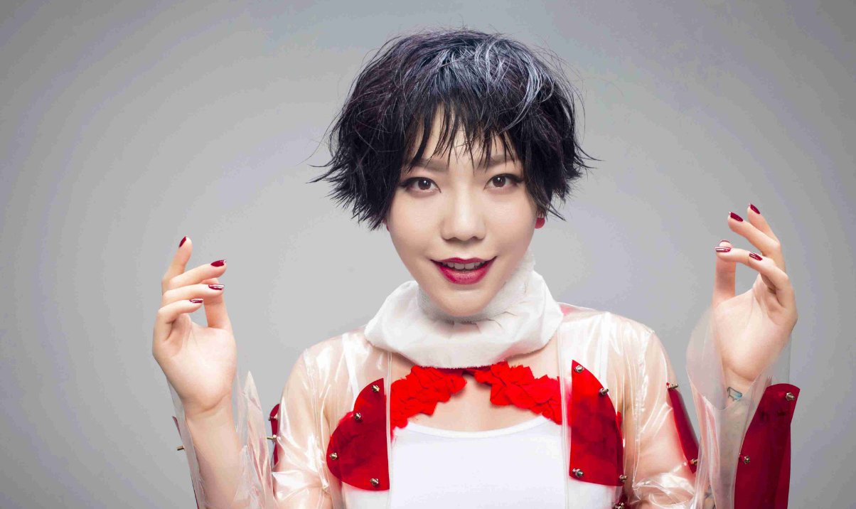 因《好声音》走红，跟庾澄庆传“师生恋”的她，如今怎样了？