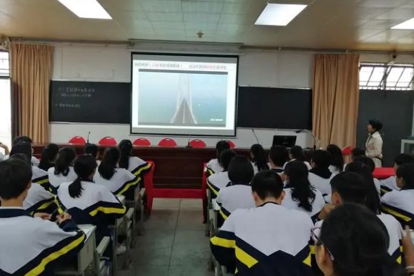 正灏考必达郭晨是做什么的？