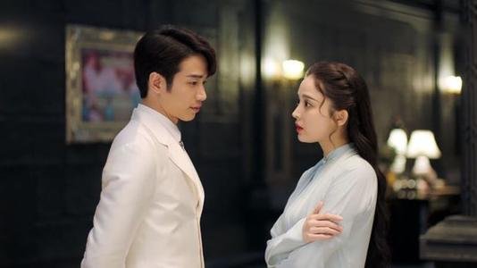 刘以豪被娜扎亲出口红印,是恋爱了吗?