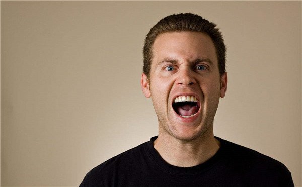 被自己妻子欺骗是什么感觉，应该怎么调节自己的心理