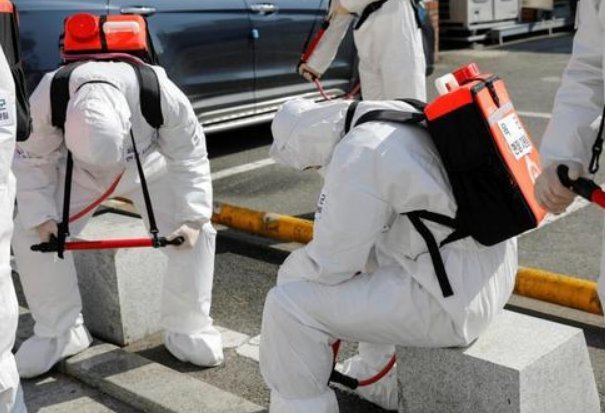 韩国数万名医生罢工，目前政府采取了什么措施？