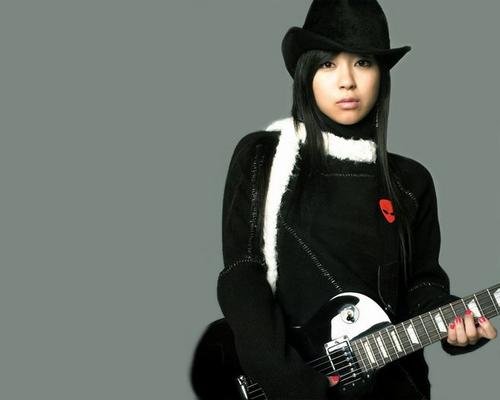 《First Love》这首歌的中文歌词是什么意思？