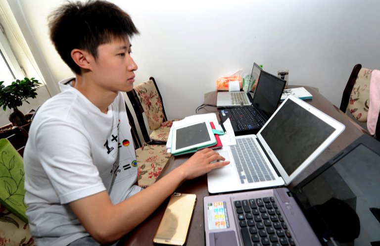 美国一20岁大学生靠着炒股赚了7.5亿，他是如何做到的？