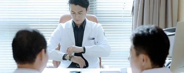 外科风云中演庄恕的演员叫什么名字