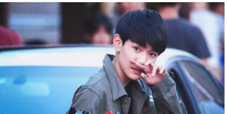 邓紫棋为什么三访王源？