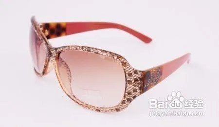 太阳镜适合什么脸型?太阳镜脸型怎么选择?