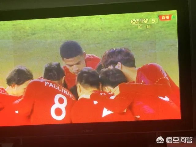 恒大和国安第2轮在亚冠赛场均遭争议判罚,李毅称:亚冠是不是该考虑启用VAR,你怎么看?