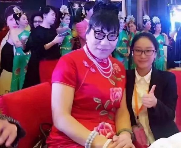 53岁女篮巨人郑海霞近况：双腿变形无子女陪伴，为何丈夫去向成谜？