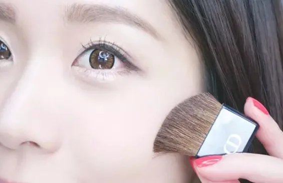 甜美约会妆的特点 只需三招迷醉他的心