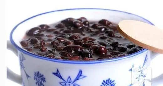 请问醋泡黑豆能养发生发黑发吗