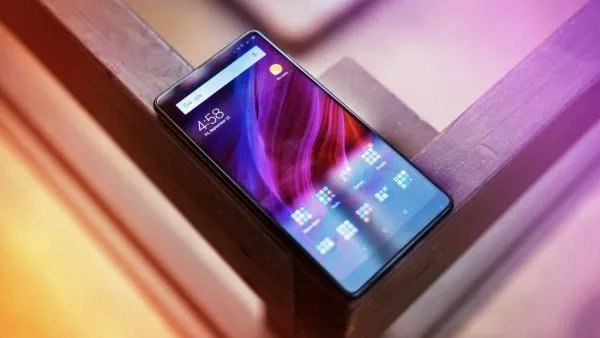 华为、小米本是国内品牌，为什么小米不怼国外品牌，而总是怼华为？