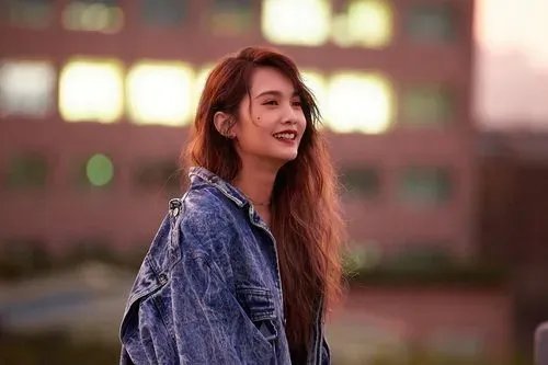 杨丞琳谈个人经历却遭到“网暴”，为什么会出现这种情况呢？