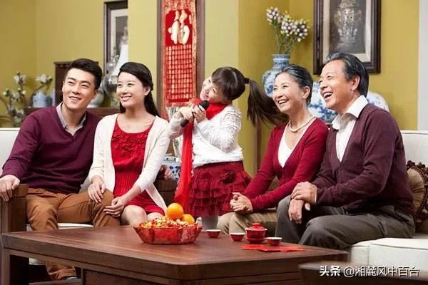 女儿和女婿吵架后回娘家父母要怎么做，给女儿讨公道