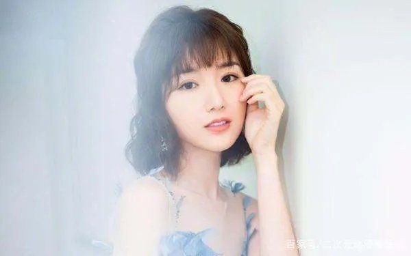 两人同时被《甄嬛传》捧红，毛晓彤火的一塌糊涂，为何崔漫莉无戏可拍？