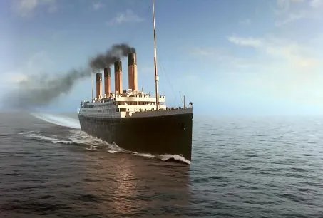 泰坦尼克号沉没的真正原因是什么？是因为望远镜，还是制造材料的问题？