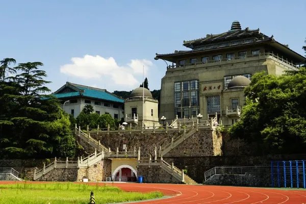 武汉大学为什么会一次性清退92名留学生？