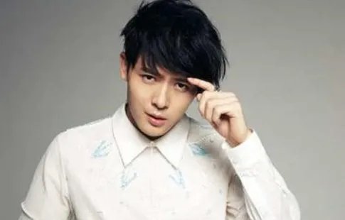 《追光吧哥哥》选曲《光荣》,付辛博听到后为何那么震惊?