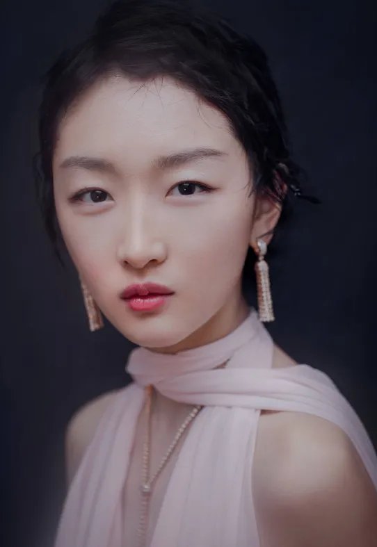 周冬雨是怎么被张艺谋发现的？