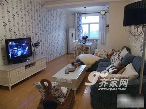 网友欢欣大秀90平两室两厅毕业照 田园欧式混搭