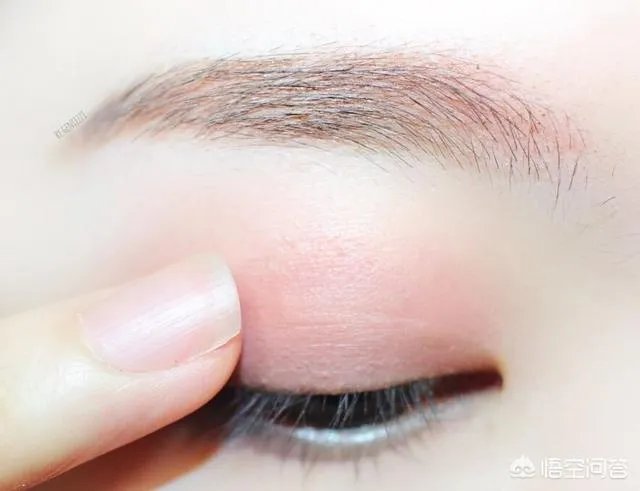 如何化韩式眼妆？