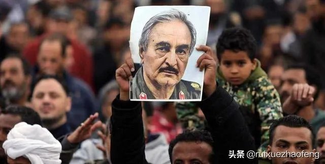 为什么称哈夫塔尔为利比亚军事强人呢？
