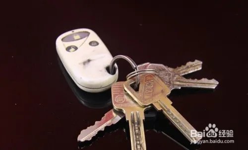 怎么防止撕名牌坠亡