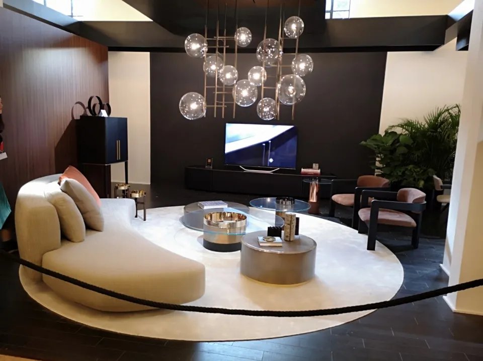 为什么很多人喜欢买自己负担不起的沙发？