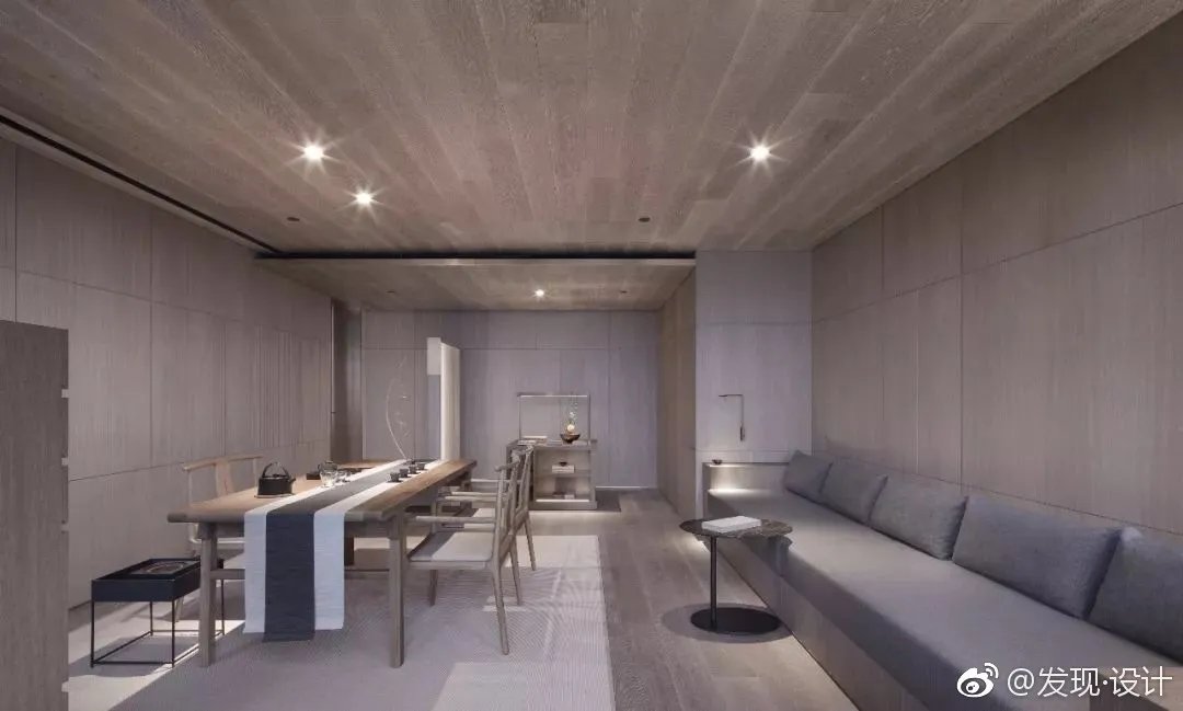 琚宾新作 | 构色  这个场地的先天条件非常优越，有一大面窗...