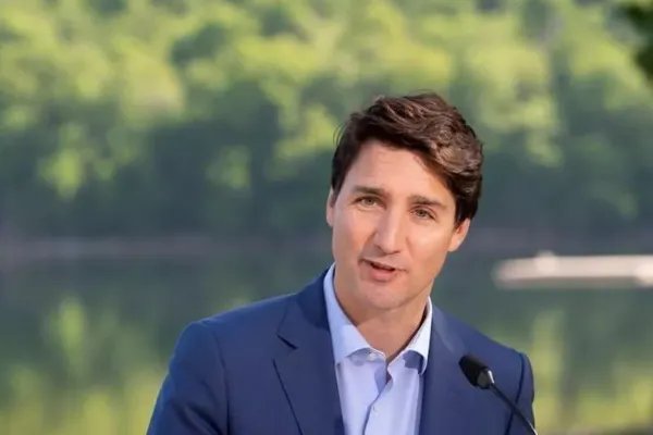 加拿大现任“网红”总理特鲁多，他在加拿大人民心中的地位如何？