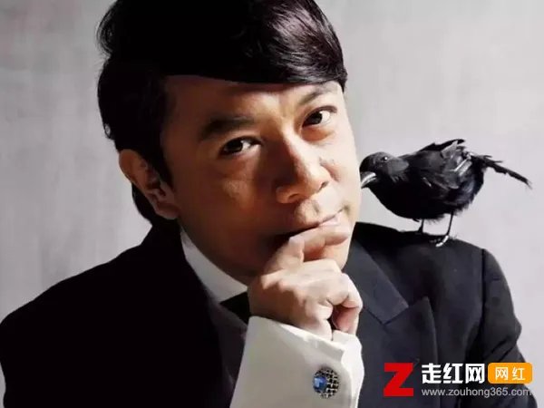 蔡康永的男朋友是谁，蔡康永和马启任是什么关系