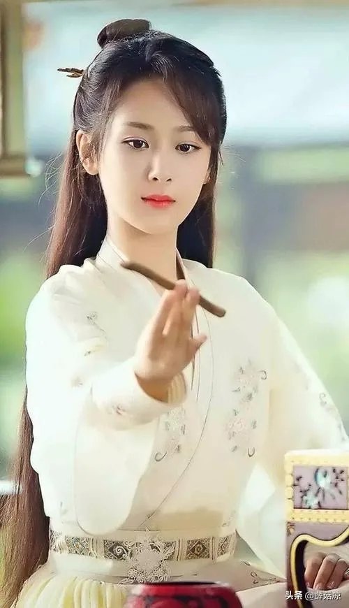 杨紫瘦了那么多,有谁知道她是怎么减肥的吗?