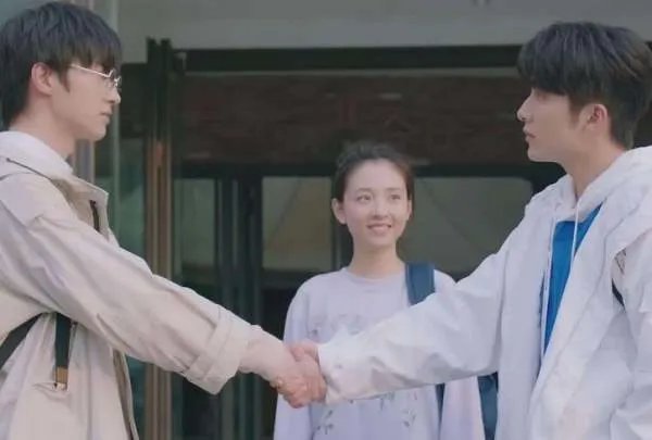 冰糖炖雪梨：棠雪怎么了，让冰神心疼得一把搂住？