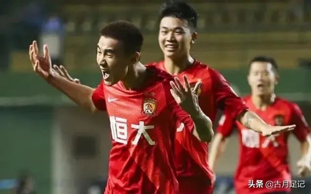 韦世豪长途奔袭助埃尔克森破门，球迷称这是来自未来国足锋线的配合，你怎么评价？