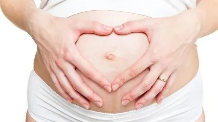 安徽43女子产下6斤女婴，医生称其是自然受孕，高龄产妇生育几率有多大？