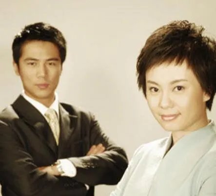 东方卫视新闻女主播秦忆个人简介   揭秘背后的情感故事