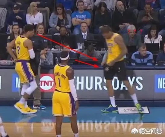 客场对阵雷霆比斯利替补上场，因穿错颜色的球裤，被裁判勒令下场更换。你怎么看？