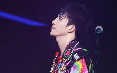 大张伟一直保持很欢快的歌曲，是因为他擅长还是因为性格？