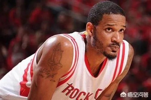 火箭队被淘汰出局后，部分球迷对阿里扎表示强烈不满，你觉得阿里扎冤不冤？