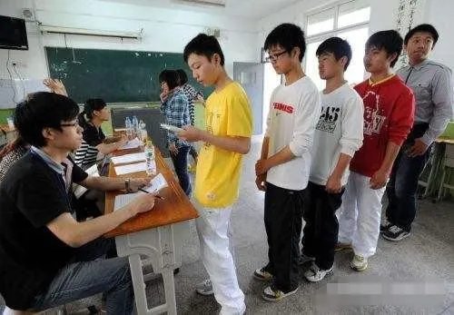 为什么我在登录安徽中小学教师招聘考试系统是总提示“非法提交”？