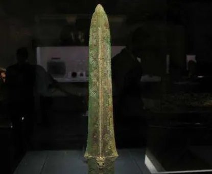 勾践剑和夫差矛是什么样的？为何它们会在一起？
