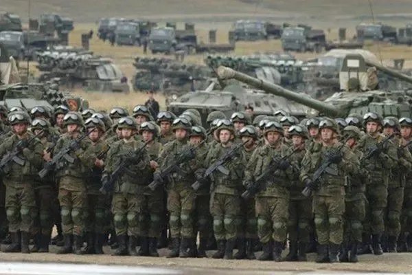 乌克兰打法突变，在两大方向同时反攻，俄军的缺陷是否已暴露无遗？