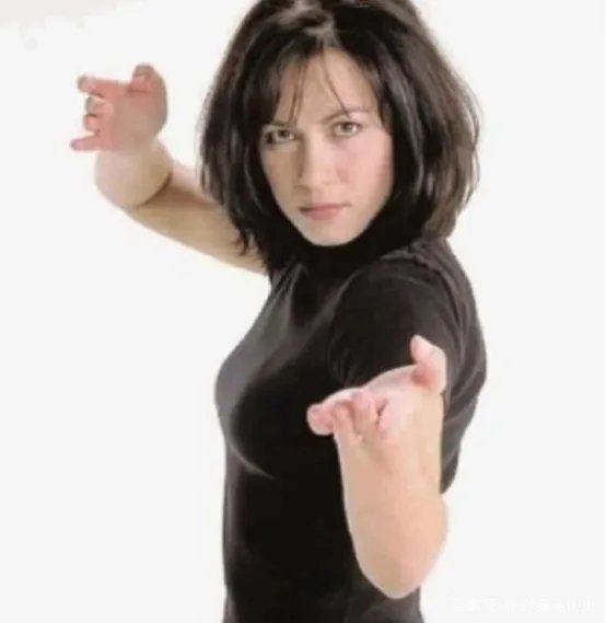 李香凝：功夫巨星李小龙唯一的女儿，如今怎么样了？