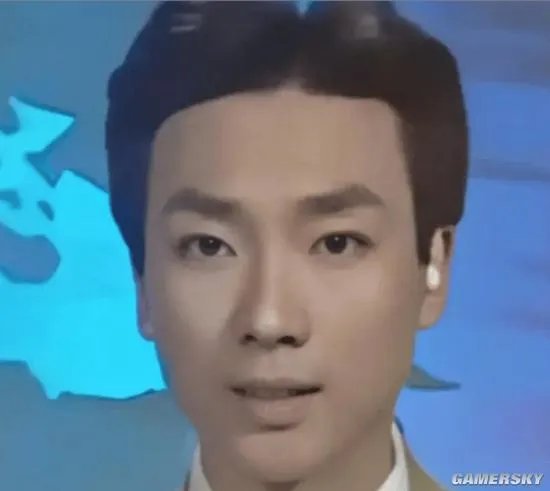 康辉初次主持旧照上热搜 本尊回：中分我自己吹的