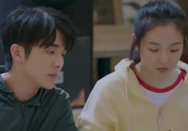 冰糖炖雪梨:棠雪怎么了,让冰神心疼得一把搂住?