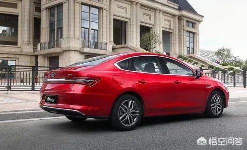 24岁男生想买一辆落地13万的轿车有什么推荐？