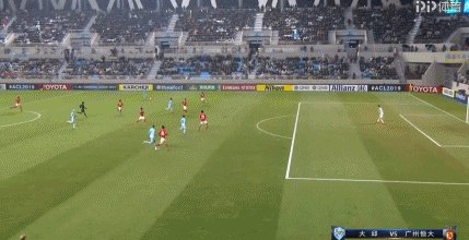 恒大和国安第2轮在亚冠赛场均遭争议判罚,李毅称:亚冠是不是该考虑启用VAR,你怎么看?